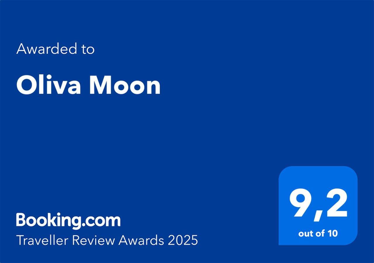 Moon * Oliva